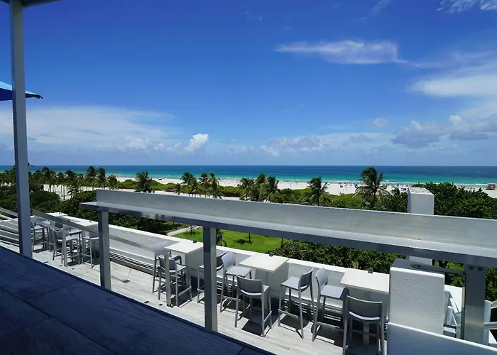 Deluxe Apartments At The Congress Miami Beach